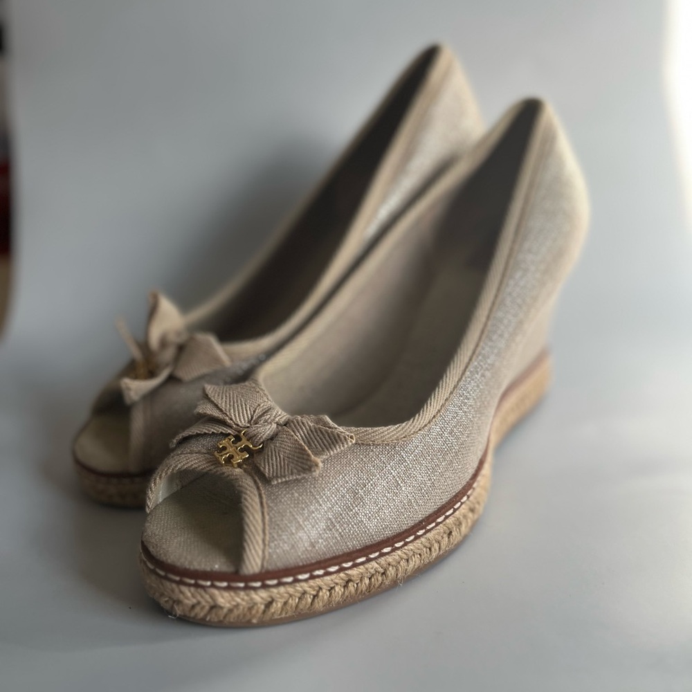 Tory Burch Beige Peep-Toe Wedges with Bow with Dust Bag - Picture 2 of 11